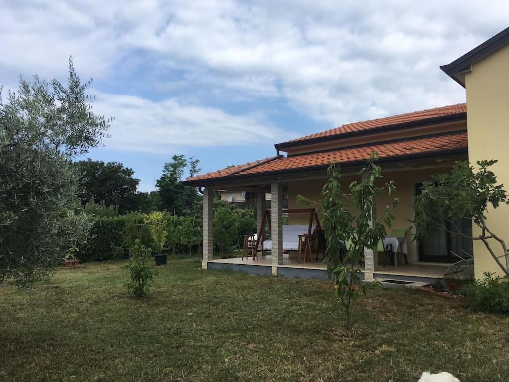Holiday House Emc Umag Exterior foto